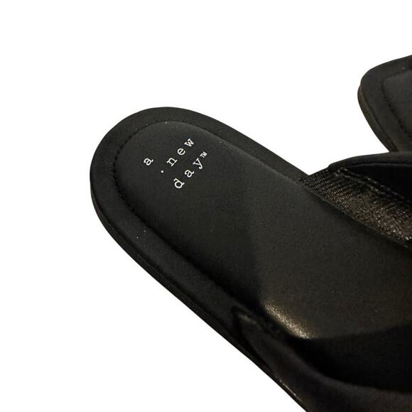 A New Day Size 8.5 Daisy Cross Slide Puff Sandals Black Summer Vacation Comfy - Picture 6 of 8